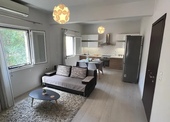S&E New Port Apartment